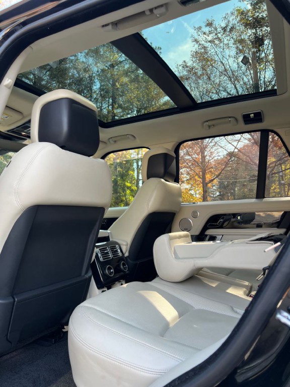 2019 Land Rover Range Rover Image 16
