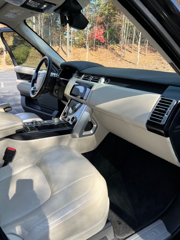 2019 Land Rover Range Rover Image 18