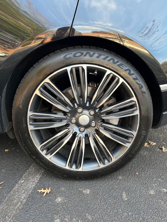 2019 Land Rover Range Rover Image 24