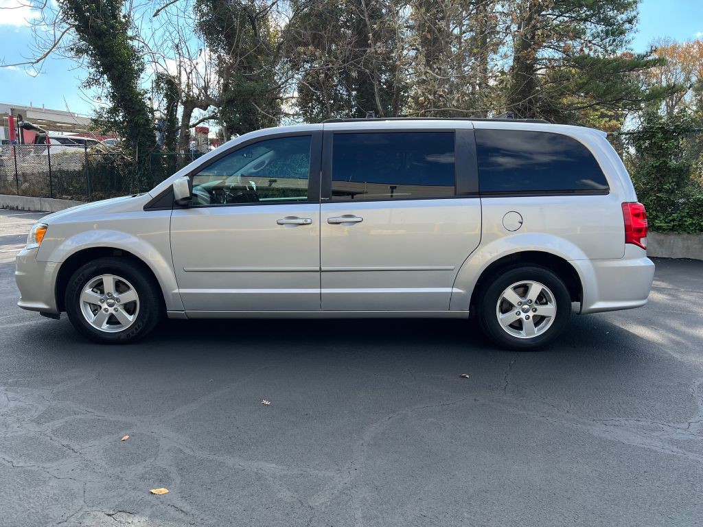 2011 Dodge Grand Caravan Image 4