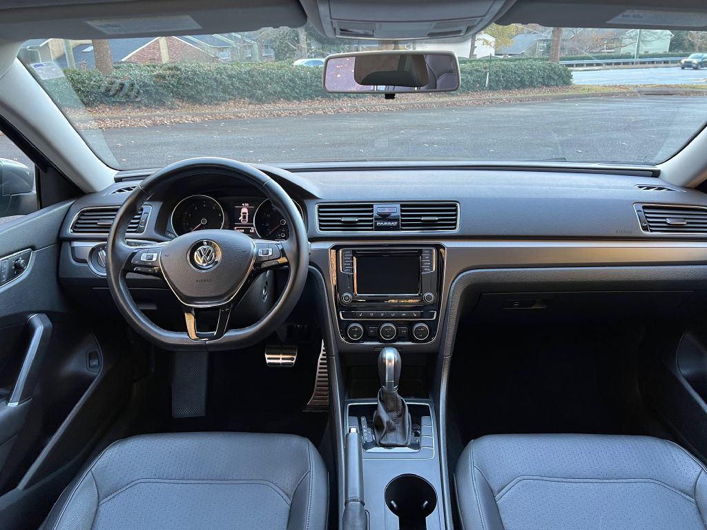 2018 Volkswagen Passat Image 9