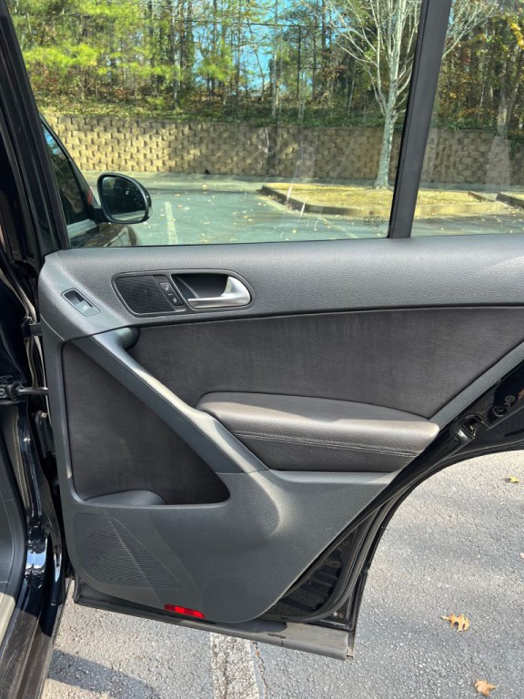 2016 Volkswagen Tiguan Image 18