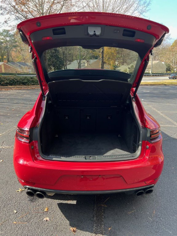 2017 Porsche Macan Image 29