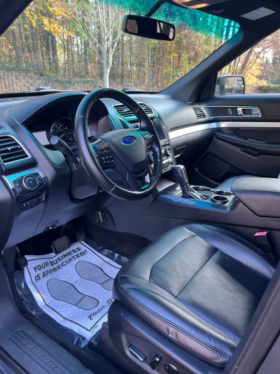 2016 Ford Explorer Image 11