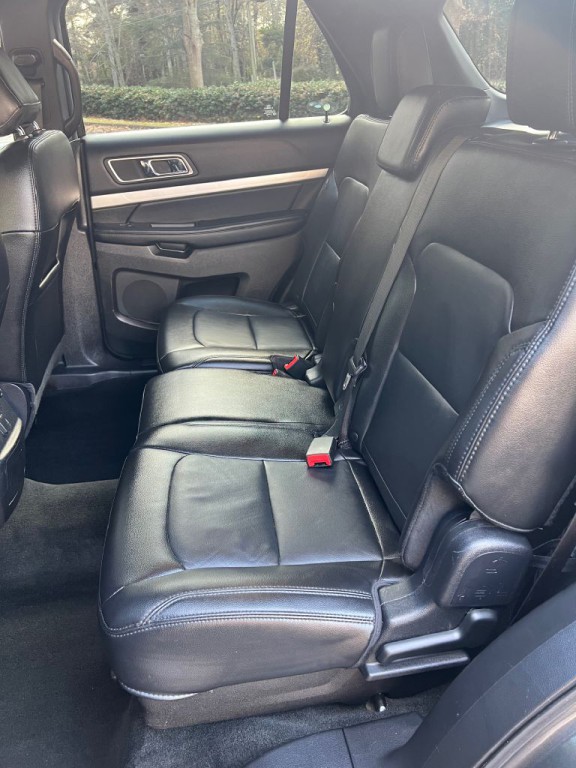 2016 Ford Explorer Image 13