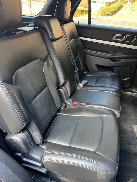 2016 Ford Explorer Image 16