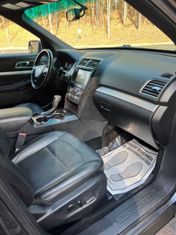 2016 Ford Explorer Image 19