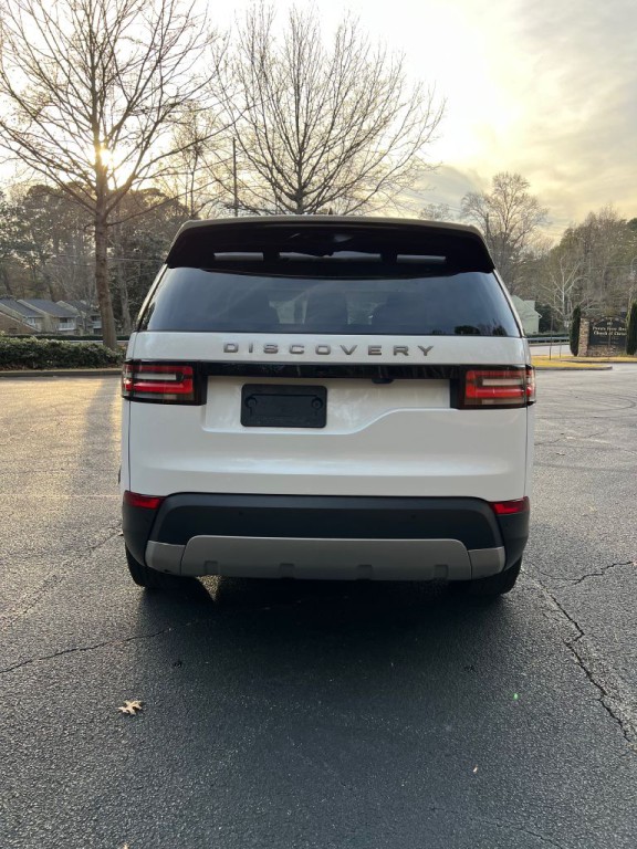 2018 Land Rover Discovery Image 8