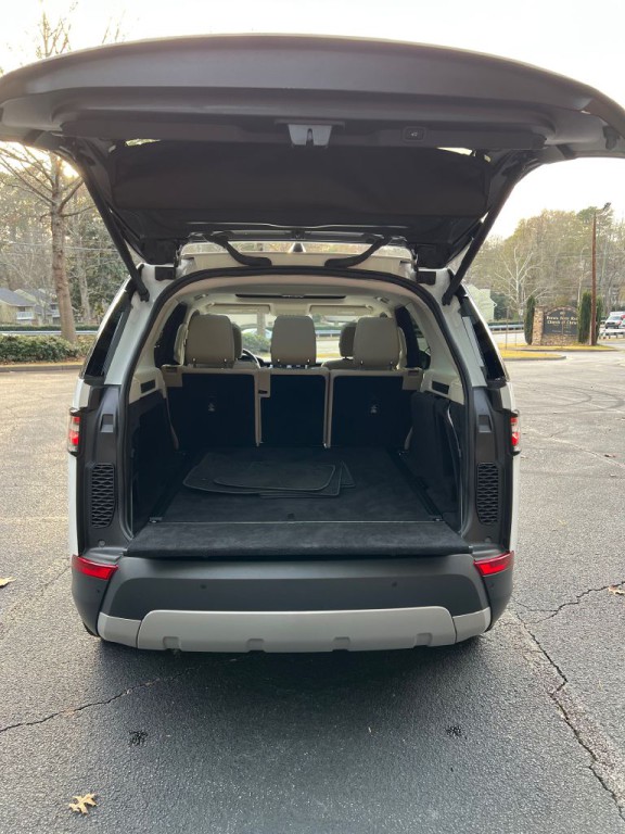 2018 Land Rover Discovery Image 19