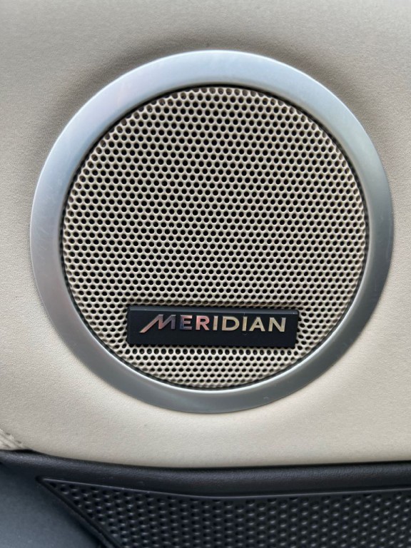 2018 Land Rover Discovery Image 21