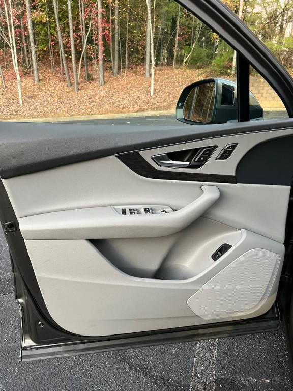 2019 Audi Q7 Image 12