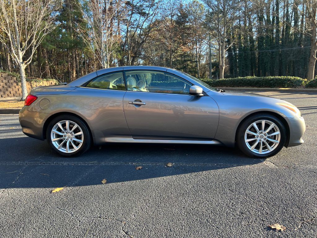 2011 INFINITI G37 Image 4