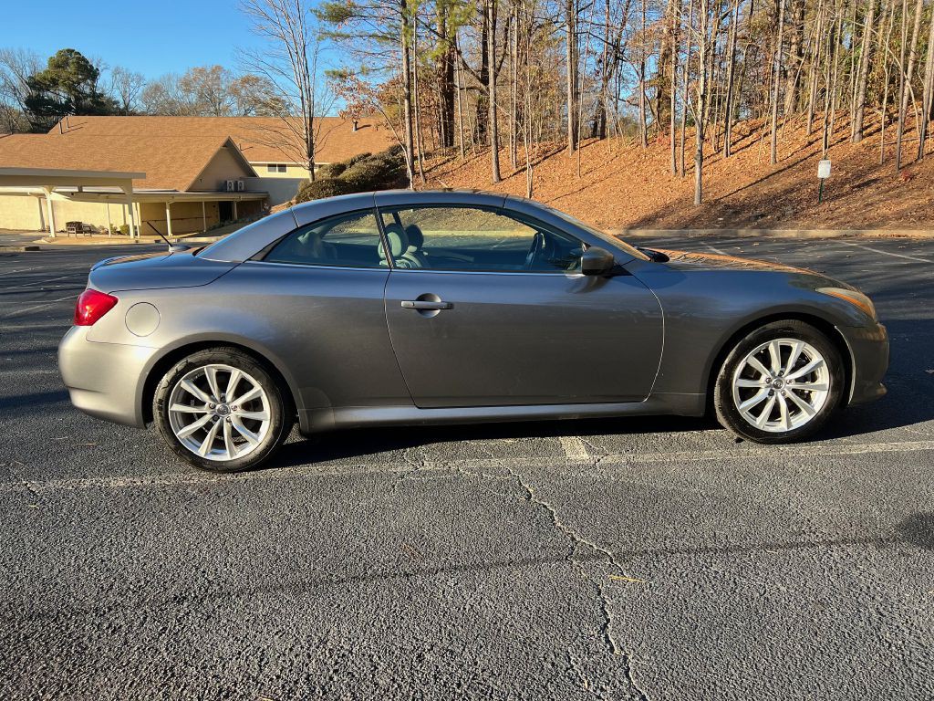 2011 INFINITI G37 Image 7
