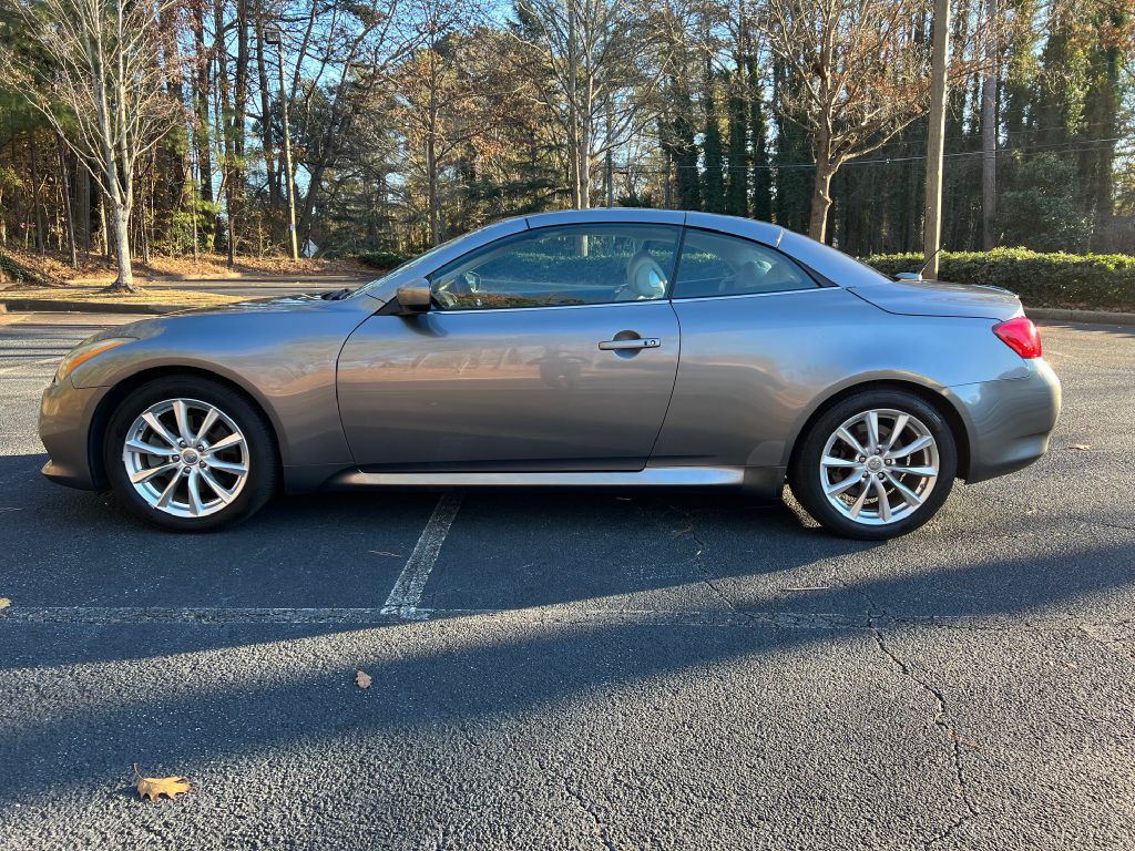 2011 INFINITI G37 Image 10