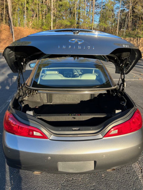 2011 INFINITI G37 Image 11