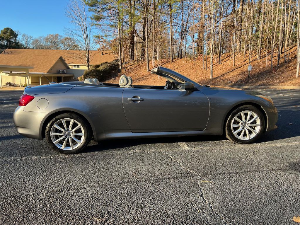 2011 INFINITI G37 Image 16