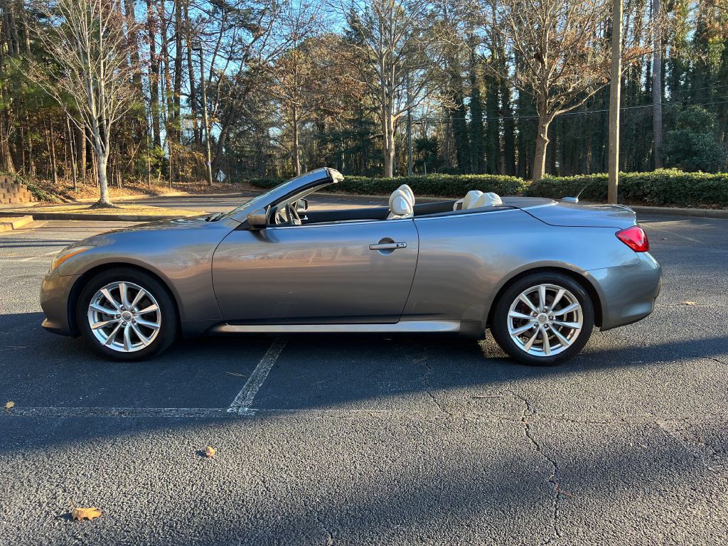 2011 INFINITI G37 Image 18