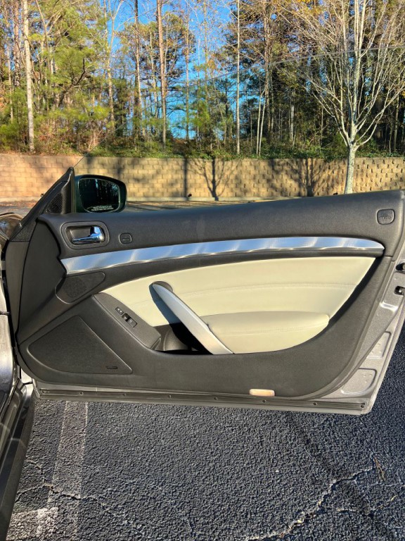 2011 INFINITI G37 Image 21