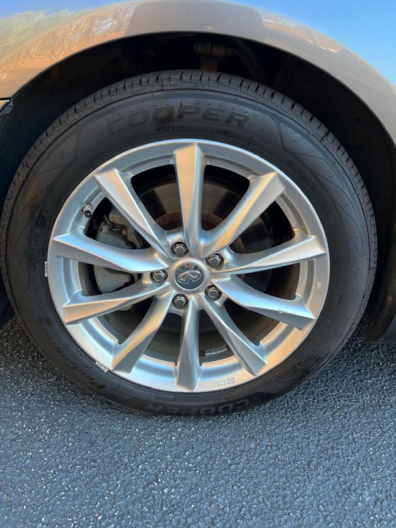 2011 INFINITI G37 Image 25