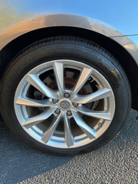 2011 INFINITI G37 Image 26