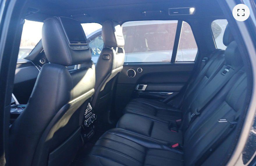 2017 Land Rover Range Rover Image 2