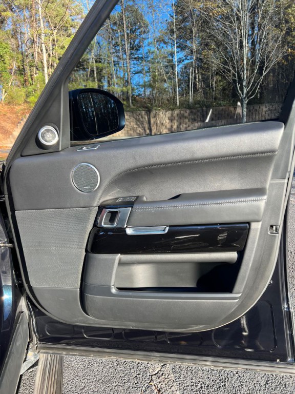 2017 Land Rover Range Rover Image 23