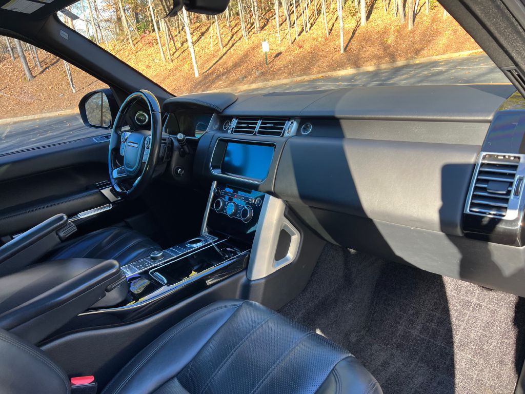 2017 Land Rover Range Rover Image 30