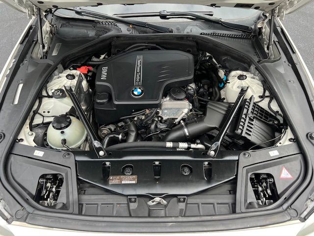 2012 BMW 5 Series Image 14