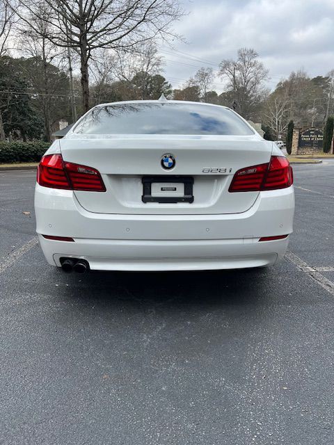 2012 BMW 5 Series Image 7