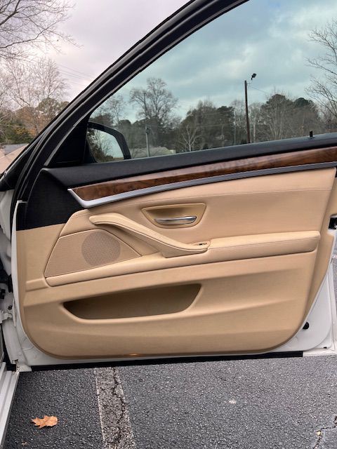 2012 BMW 5 Series Image 12