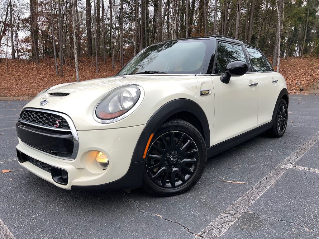 2016 MINI Cooper Image 1