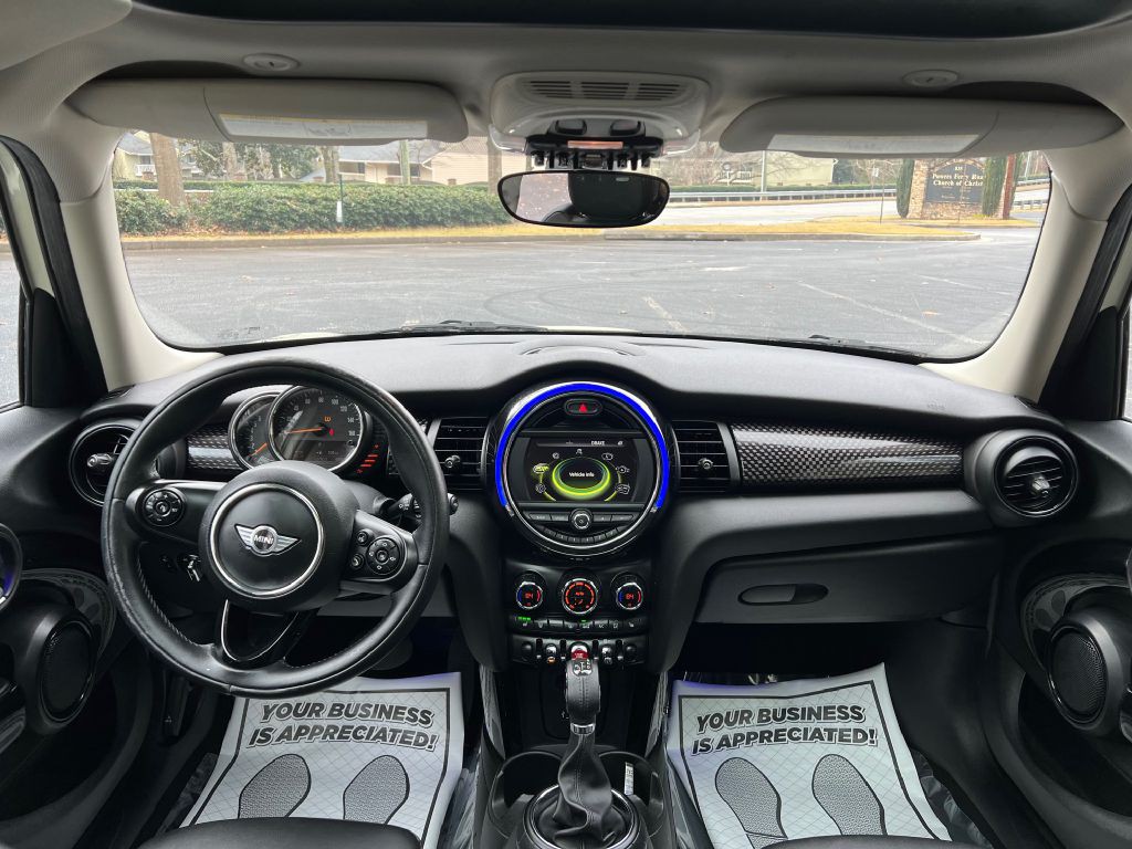 2016 MINI Cooper Image 12