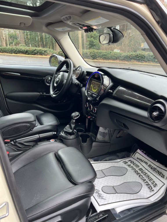 2016 MINI Cooper Image 20