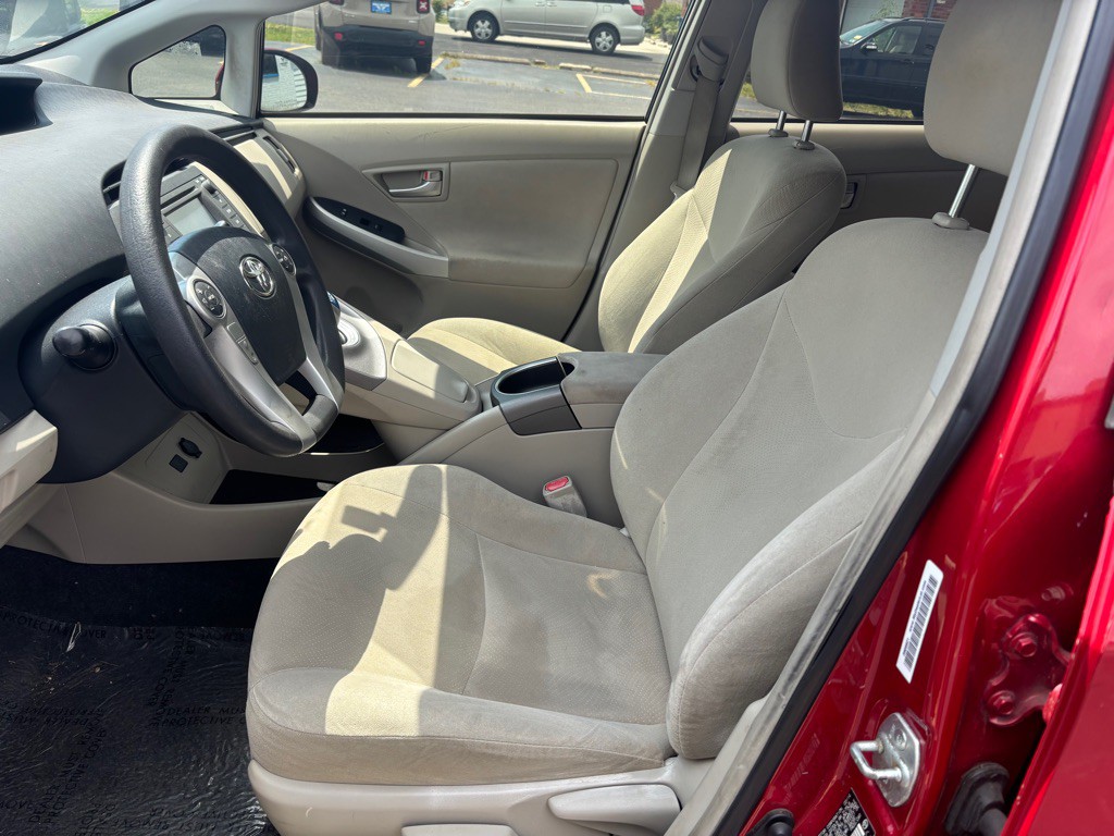 2014 Toyota Prius Image 8