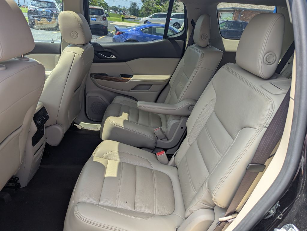 2017 GMC Acadia Image 9