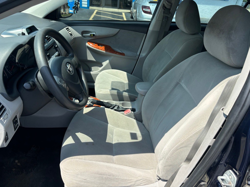 2013 Toyota Corolla Image 17