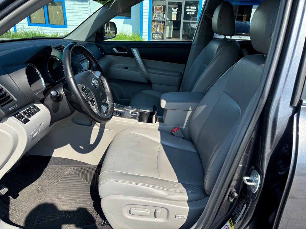 2012 Toyota Highlander Image 7