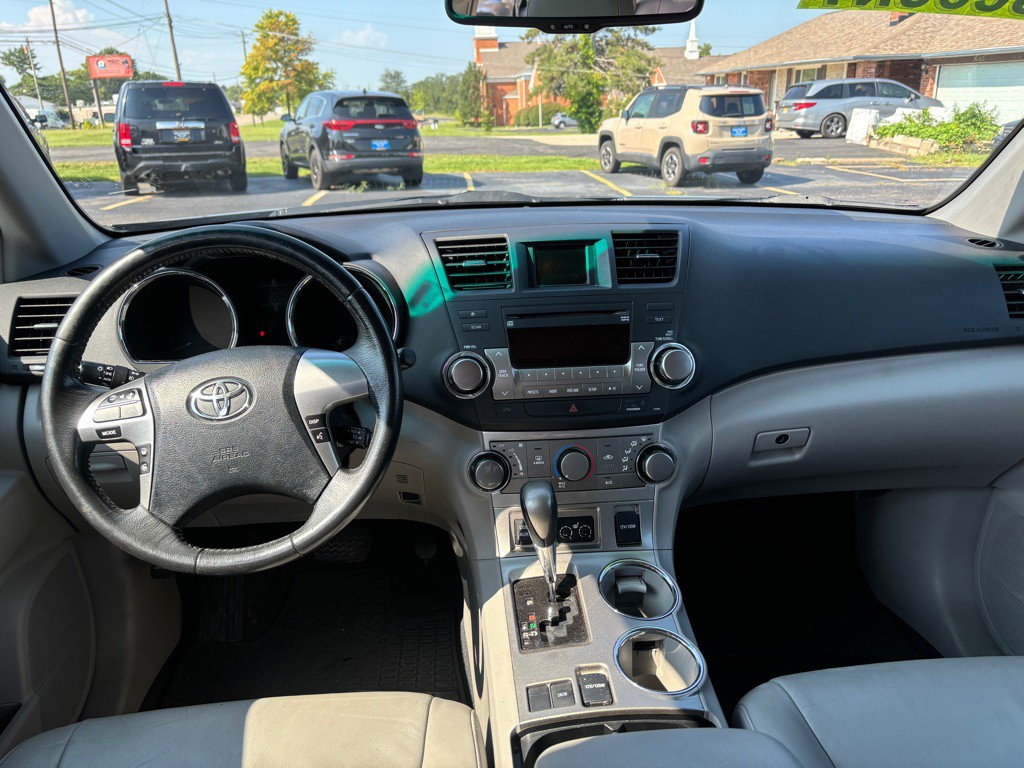2012 Toyota Highlander Image 9