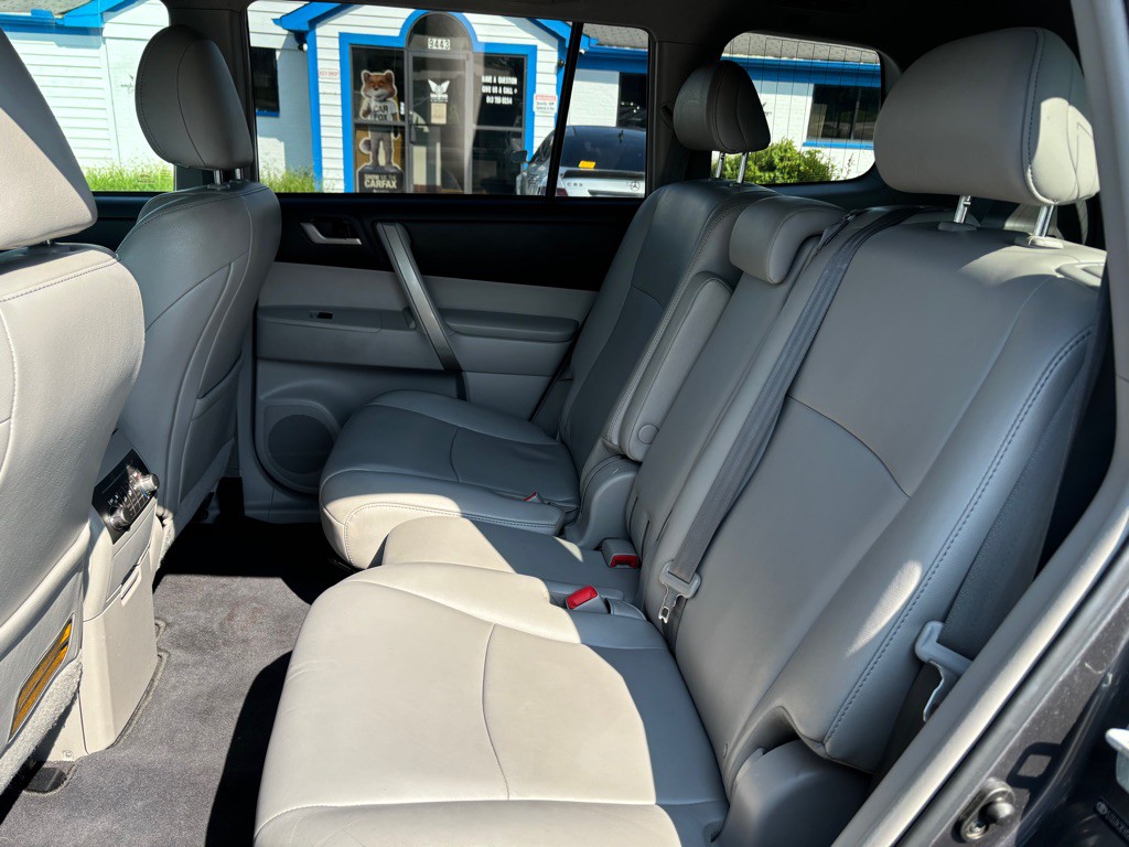 2012 Toyota Highlander Image 10