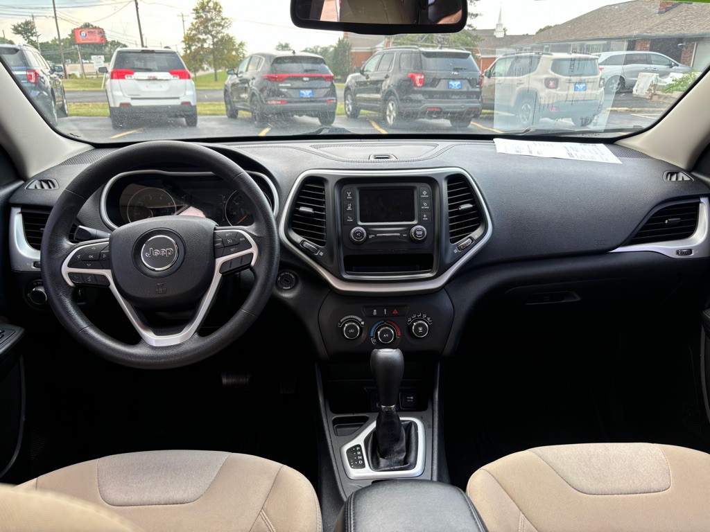 2015 Jeep Cherokee Image 9