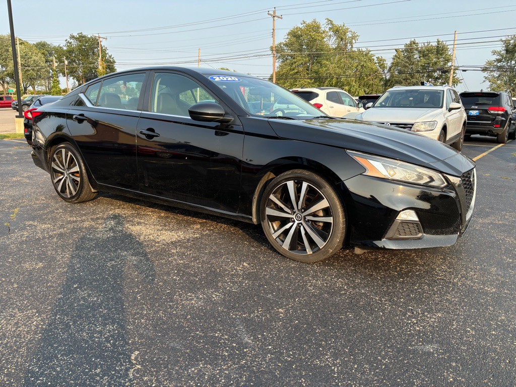 2020 Nissan Altima Image 4
