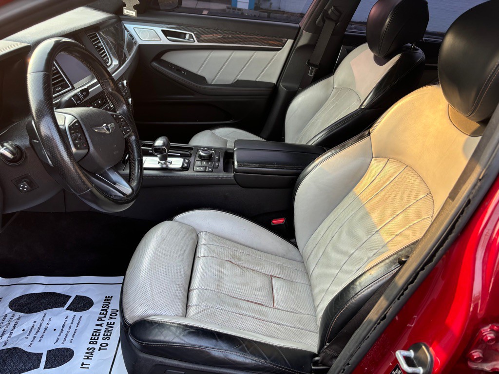 2018 Genesis G80 Image 7