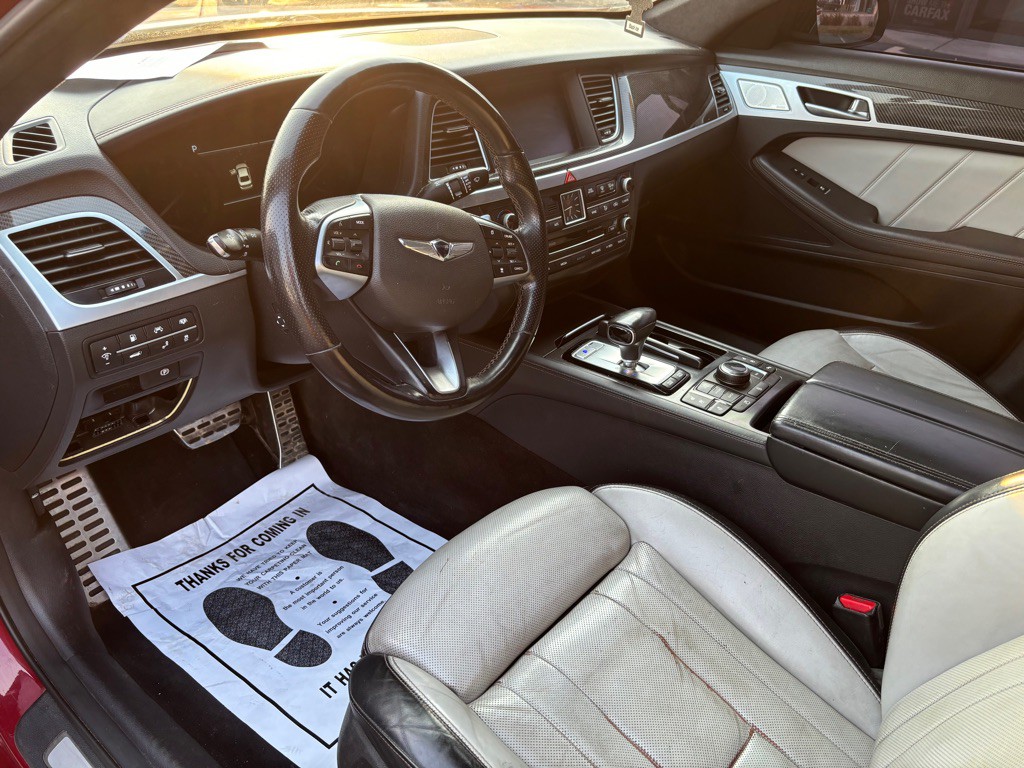 2018 Genesis G80 Image 8