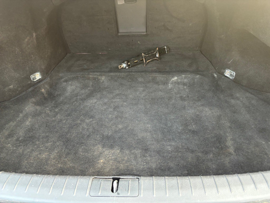 2018 Genesis G80 Image 12