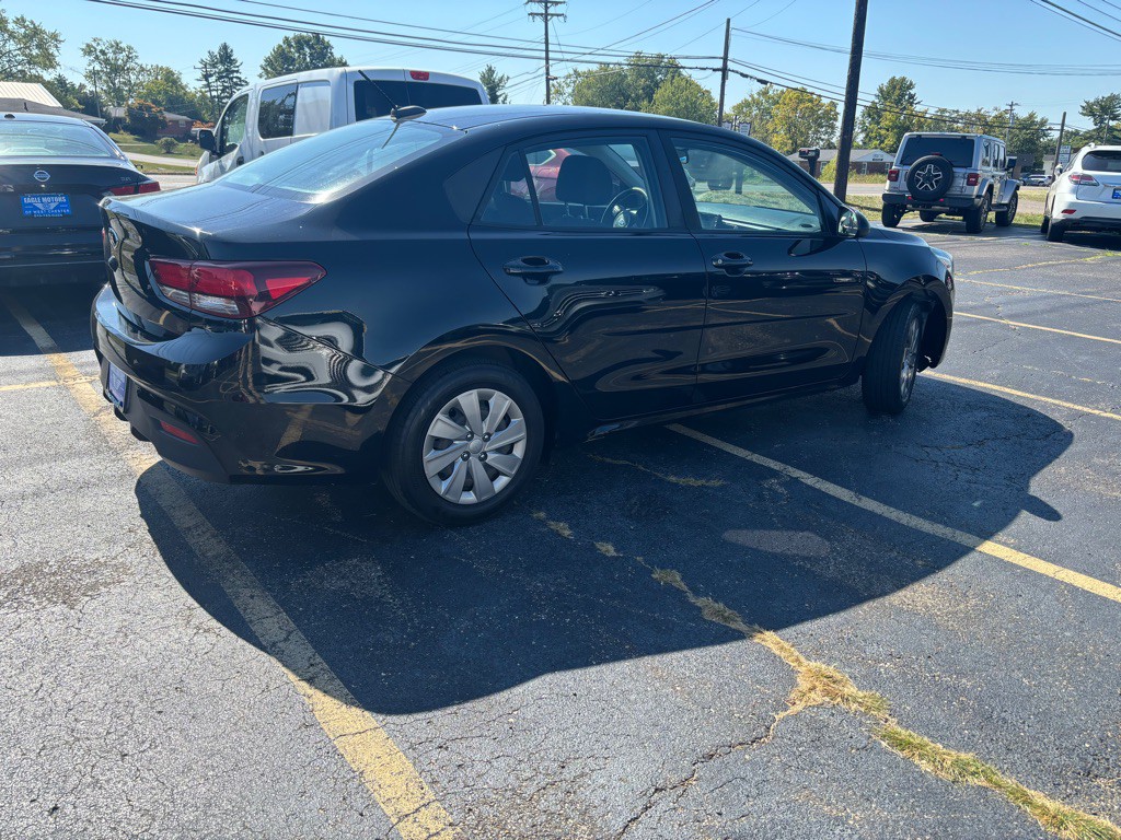 2020 Kia Rio Image 4