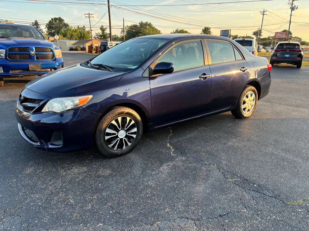 2011 Toyota Corolla Image 1