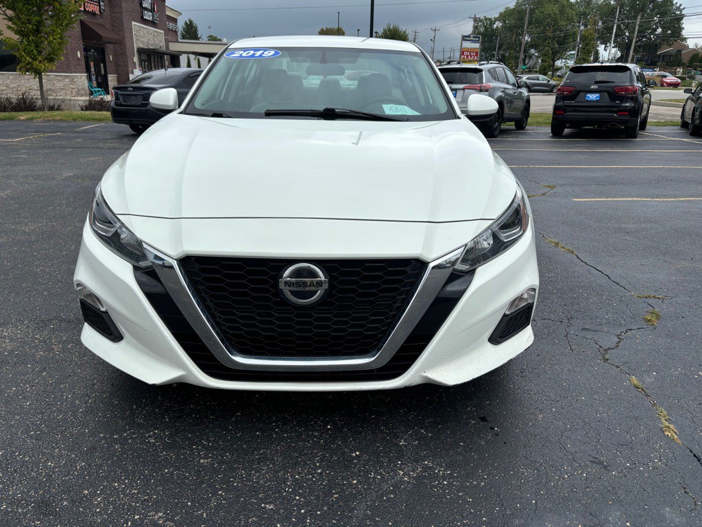 2019 Nissan Altima Image 2
