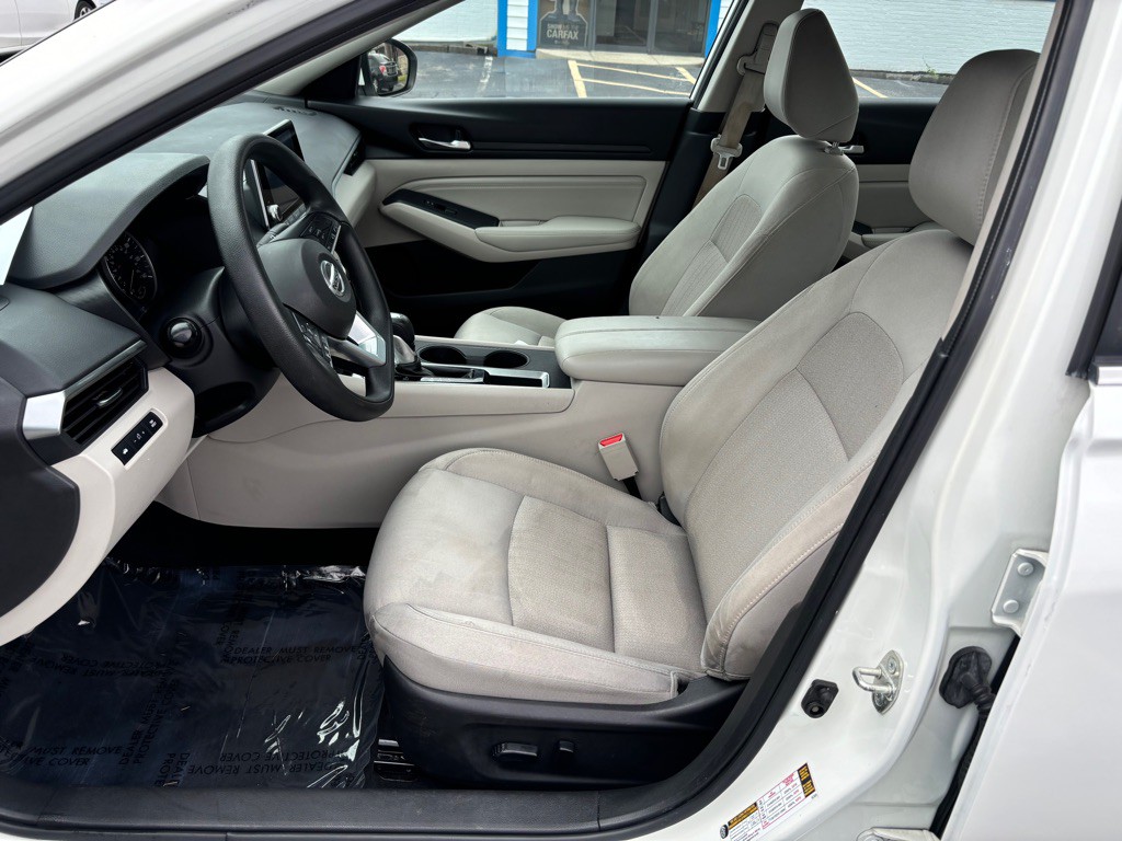 2019 Nissan Altima Image 4