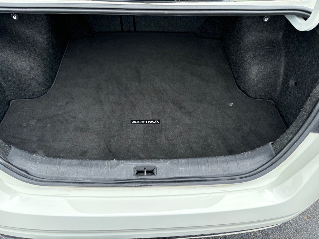 2019 Nissan Altima Image 8