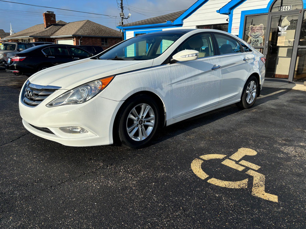 2012 Hyundai Sonata Image 1